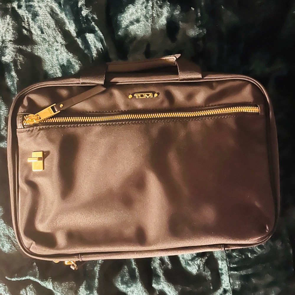 Tumi Travel Cosmetic Bag NWT